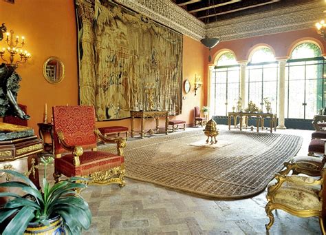 Apartamentos luxsevilla palacio encontrarás información más completa sobre la situación del alojamiento y los puntos de interés más cercanos. El palacio de Las Dueñas de Sevilla abre al público