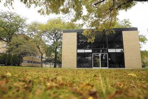 Mies Chapel At Iit Gets Winning Renovation Chicago Tribune