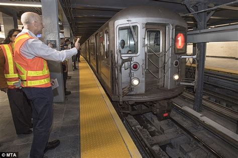 Manhattan Subway Station Destroyed On 911 Reopens To Cheers Daily