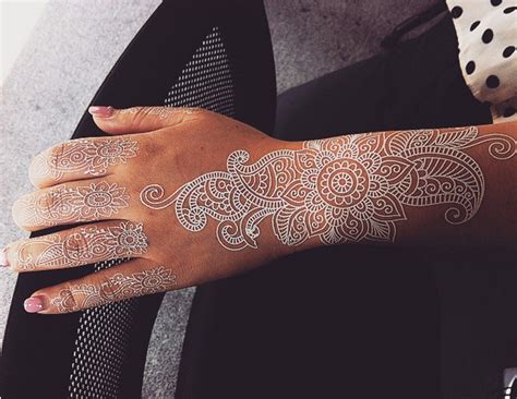 White Henna Style Tattoos Are The Latest Trend In Temporary Body Art