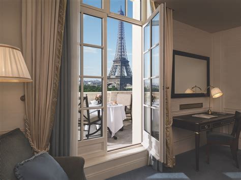 Luxury Hotels With Sweeping Views of Iconic Architecture Photos