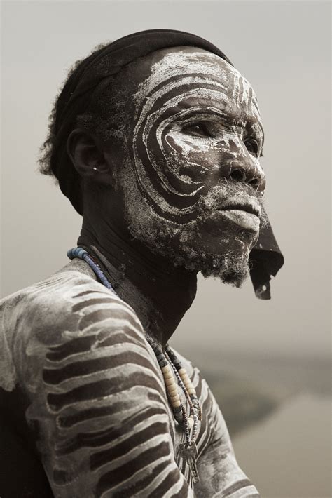 Twarzą w twarze Pełne emocji portrety plemion Afryki i Azji GALERIA National Geographic