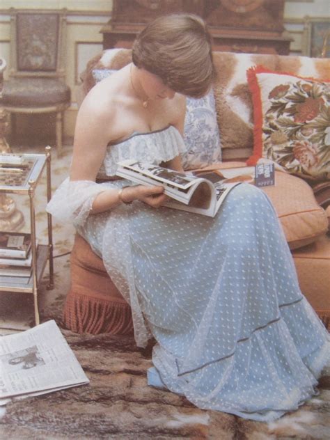 Diana, princess of wales), урождённая диана фрэнсис спенсер (англ. Lady Diana Spencer at Althorp in 1980. She gifted this ...