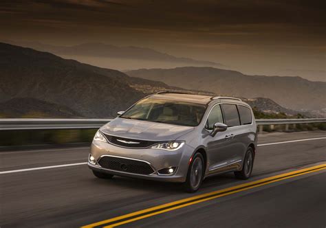 Nearly 200k Chrysler Pacifica Minivans Recalled Over Power Steering