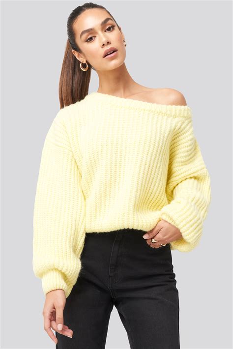 na kd chunky knitted off shoulder sweater yellow in dusty light yellow modesens