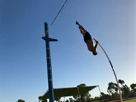 Page de renaud lavillenie, champion olympique du saut à la perche, record 6m16. Renaud Lavillenie, c'est vraiment reparti - Clermont ...