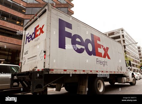 FedEx Freight truck in city street - USA Stock Photo - Alamy