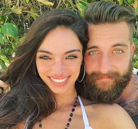 Il figlio del noto agente di spettacolo nonché marito di paola perego e l'ex ballerina di amici. 'Amici', Lorella Boccia e Niccolò Presta aggrediti con un coltello e derubati nella notte! (Foto ...