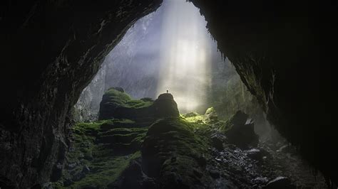 峰牙－己榜国家公园中的韩松洞，越南 © David A Knightshutterstock Bing Everyday