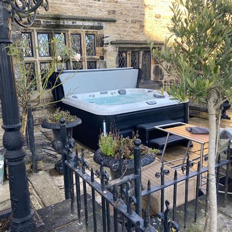 Hot Tub Photo Gallery And Installations Eden Spas Jacuzzi