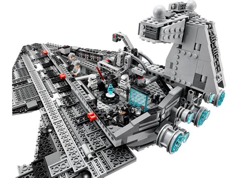 Originalgetreue nachbildungen, zum beispiel vom millennium falcon oder dem sternenzerstörer, bereiten nicht nur beim spielen, sondern auch beim aufbauen großen spaß. LEGO 75055 - LEGO STAR WARS - Imperial Star Destroyer ...