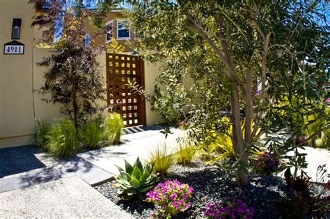 Modern Gate Contemporary Garden San Diego By Eco Minded