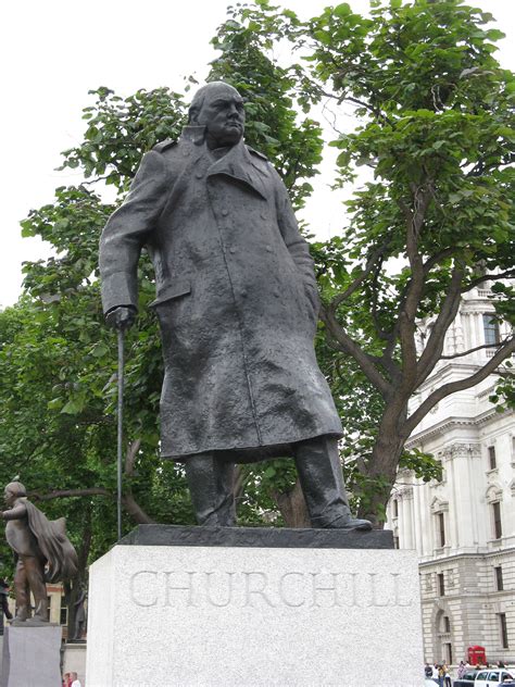 Filechurchill Statue Parliament Square London Wikimedia Commons