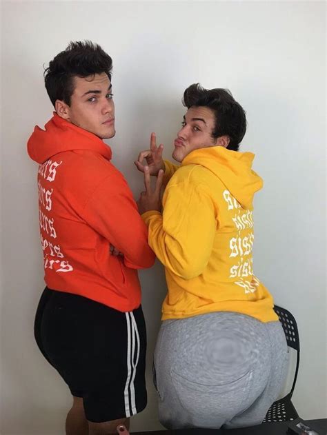 we love thicc twin sisters ♥️🤷🏼‍♀️ dolan twins memes dollan twins twins
