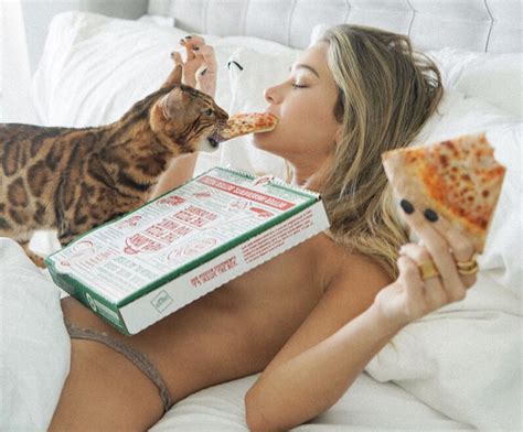 Pizza Pussy Porn Pic