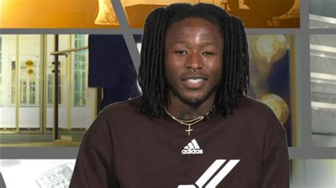 Alvin kamara #41 of the new orleans saints celebrates a touchdown during the first half of a game in addition to wearing his hair in twists, he rocks two nose rings and a shiny gold grill in his mouth. Alvin Kamara Stats, News, Videos, Highlights, Pictures ...
