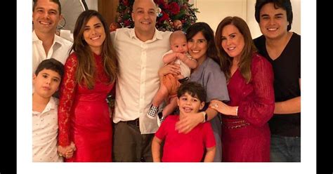 O primeiro trabalho da cantora após. Camilla Camargo e o marido, Leonardo Lessa, passaram o ...