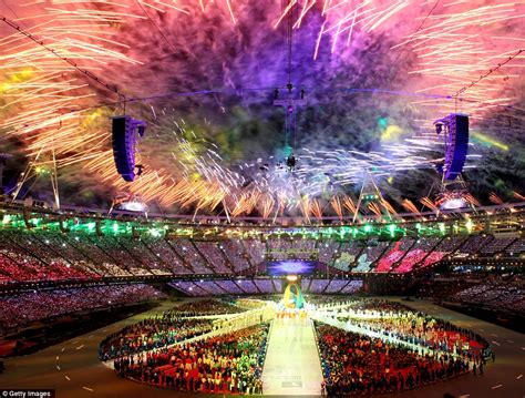 London 2012 Closing Ceremony Awe Inspiring Shots From The Fantastic
