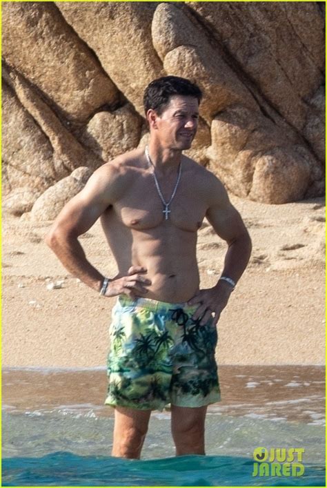 Photo Mark Wahlberg Shows Off His Fit Physique Going Shirtless In Cabo