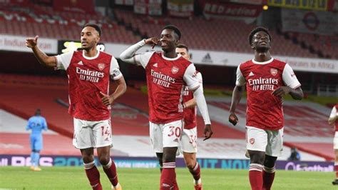 Alexandre lacazette opened the scoring in the 25th minute of the clash. Hasil Liga Inggris - Arsenal Bungkam West Ham 2-1, Gol ...