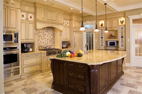 3 Great Reasons To Glaze Your Kitchen Cabinets
