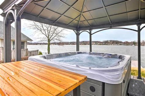 5 Best Ohio Cabin Getaways With Outdoor Hot Tubs
