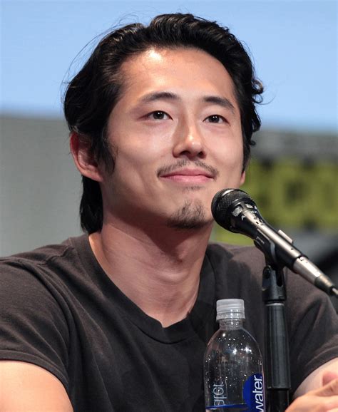 He is known for his role as glenn rhee on the series the walking dead. Steven Yeun - Wikipedia
