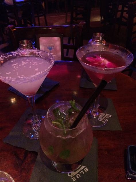 Blue martini drinks | Martinis drinks, Pretty drinks ...
