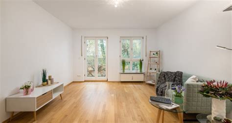 There is one bigger and one smaller room and it´s located in. 2 Zimmer Wohnung mit viel Charme und Gartenanteil - My ...