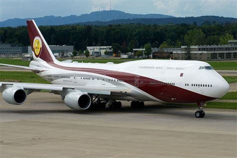The Worlds Largest Business Jet A Qatar Amiri Boeing 747 8i Is For