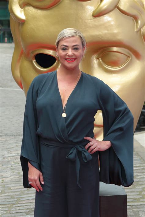 Lisa Armstrong Unveils New Shorter Hair Style Entertainment Daily