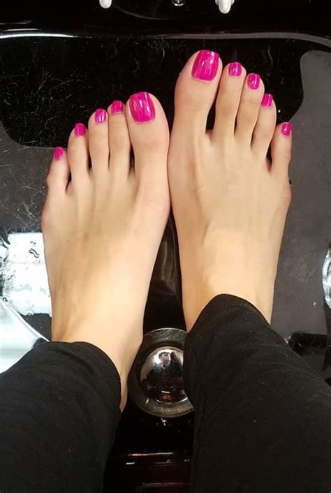 Legs Feet Bare Painted Toe Nails Pink Toe Nails Feet Nails