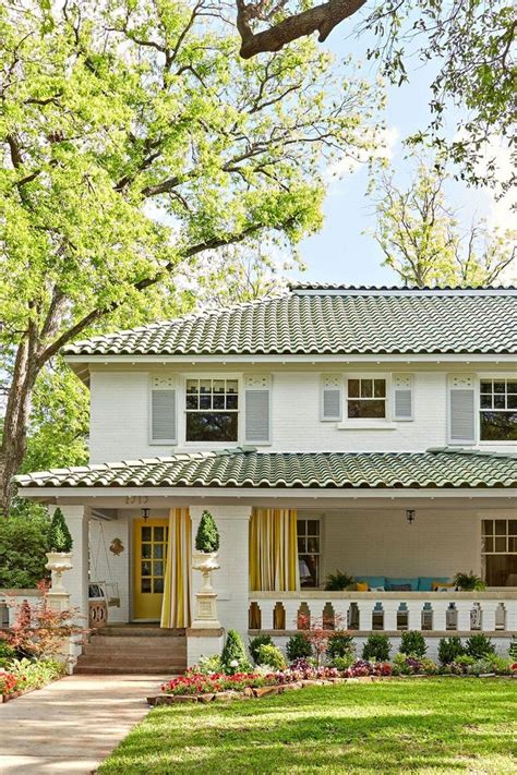 28 Exterior Paint Ideas For Inviting Curb Appeal Green House Exterior