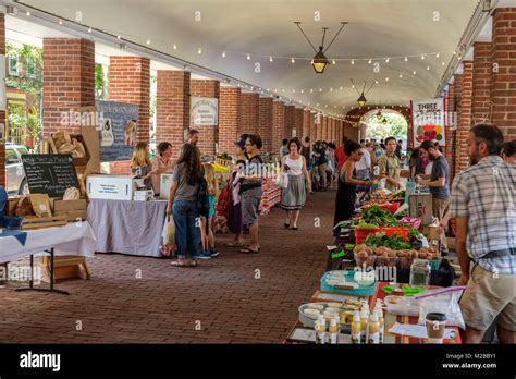 Head house Square Farmers Market Stock Photo - Alamy