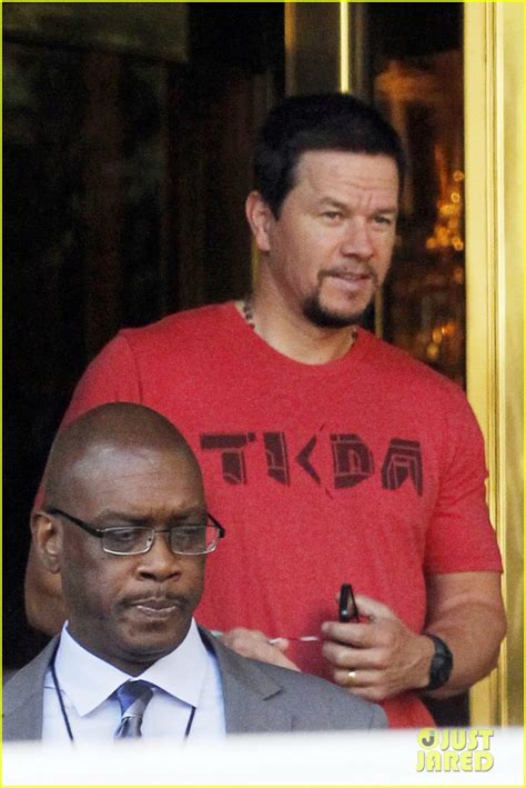 Kate Hudson Mark Wahlberg Continue Deepwater Horizon Filming In New Orleans Photo