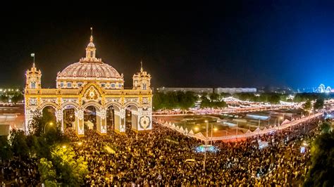 Arranca La Feria De Abril De Sevilla Con El Tradicional Alumbrado Rtvees