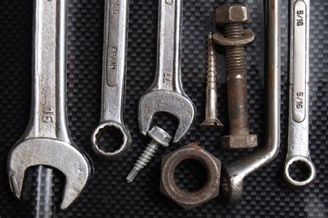 4 Types Of Tools That Every Auto Mechanic Should Own Cati