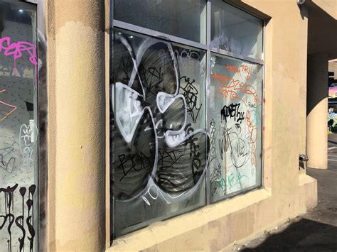 Sf Public Works Will Finally Clean Off Building Graffiti And Tagging For Free