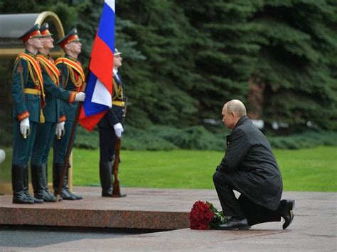 Putin marks Russia's Victory Day in virus-reduced ceremony | Express & Star