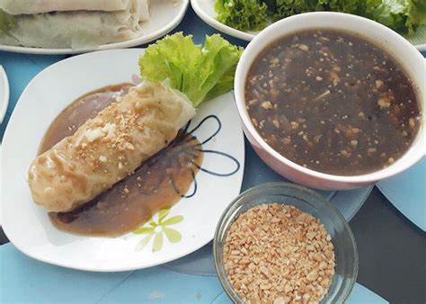 this lumpiang sariwa recipe uses fresh lumpia wrapper that is soft while the other kinds of