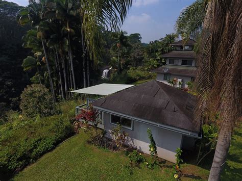 The INN Guest Rooms in Hilo, Hawaii| Kulaniapia Water Falls Resort