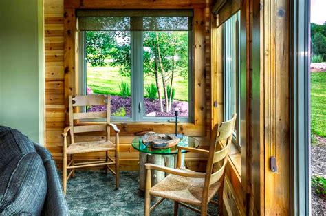 Nebraska cabin rentals and vacation rentals for overnight stays. Cabin Rental near Omaha, Nebraska