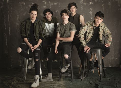 Cd9 belongs to a family of membrane proteins termed tetraspanins which transverse the membrane four times. CD9 presenta su disco «1.0» con cinco portadas diferentes ...