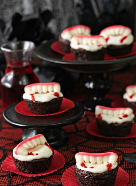 33 Cool Vampire Halloween Party Decor Ideas Digsdigs