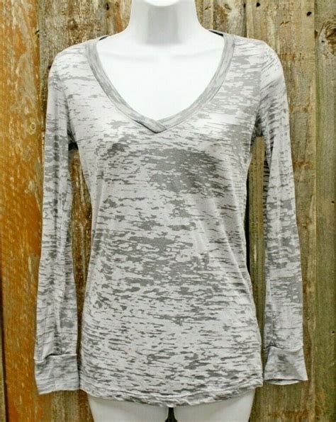 Twenty One Fitted T Shirt Blouse Med Heathered Gray Washed Long Sleeve