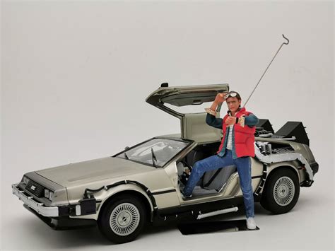 Galeria Dos Brinquedos Delorean De Volta Para O Futuro Com As Figuras