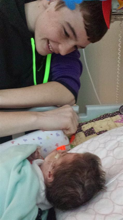 46 Photos Of Brothers And Sisters Helping Their Siblings Through