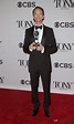 Neil Patrick Harris con su galardón en los Premios Tony 2014 - Premios ...