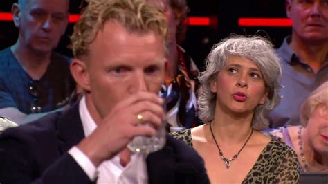 I know where my towel is. Dirk Kuijt over documentaire KUYT - YouTube