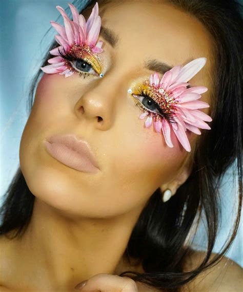 Pin By Tranganh On Inspirationnew Looks Flower Makeup Creative